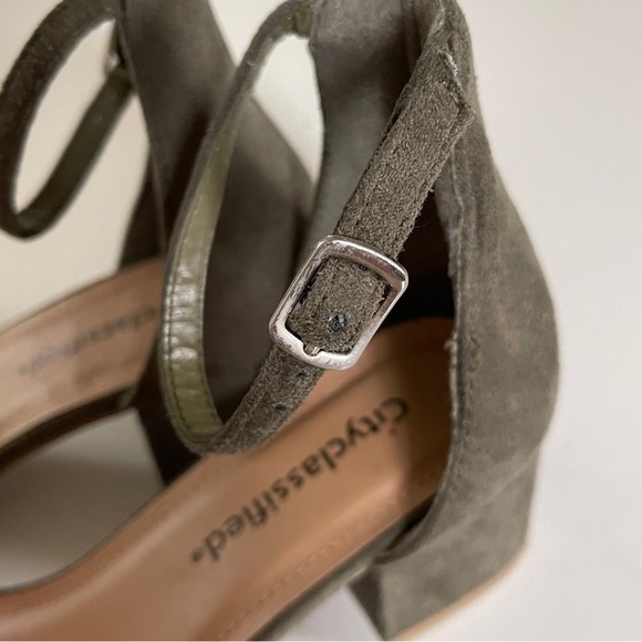 Olive Green Suede Sandals - Picture 5 of 5